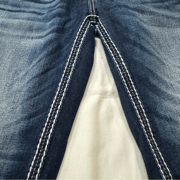 Rock Revival Dark Blue Jeans with Embroidered Pockets - Picture 3 of 13